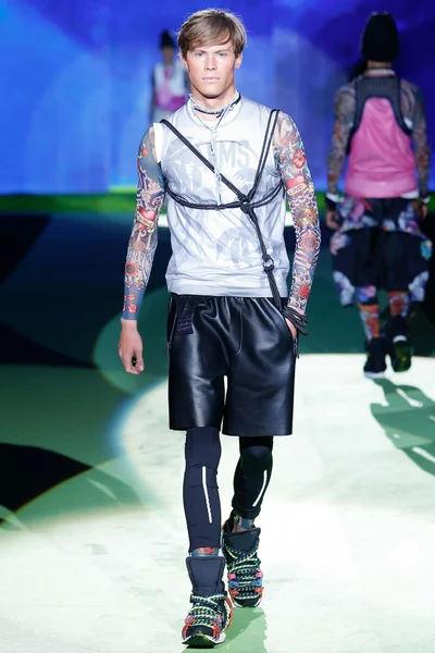 Look 24